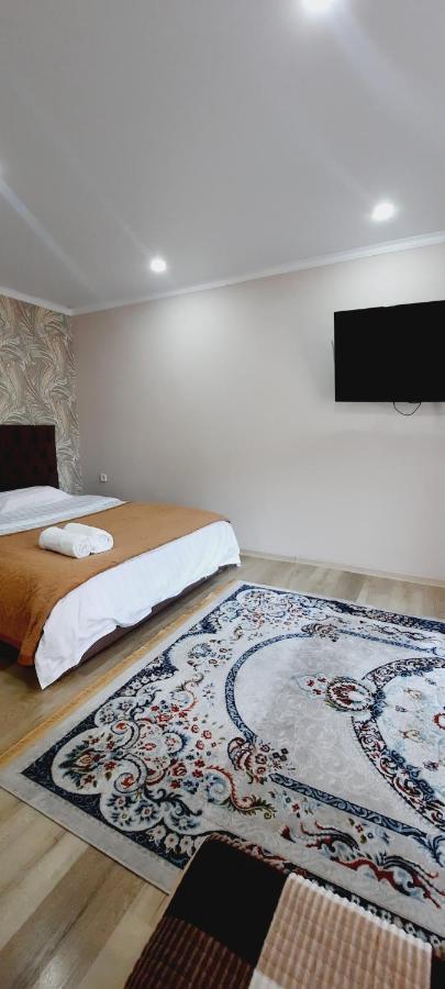 Cosy flat Apartment Semey Bagian luar foto
